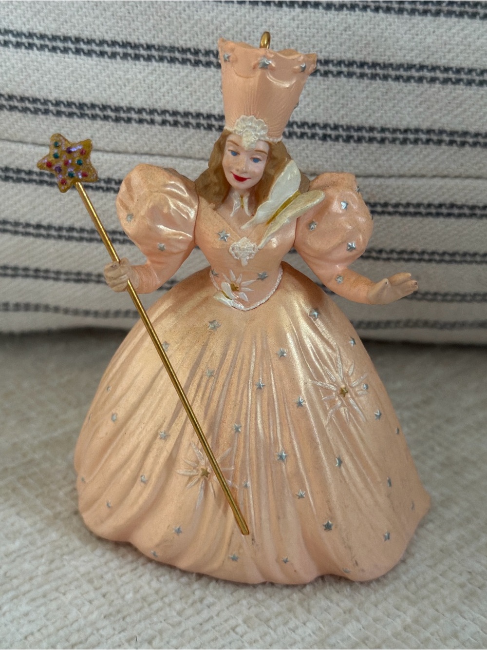 1995 HALLMARK keepsake “Glinda, Witch of the North” Ornament
